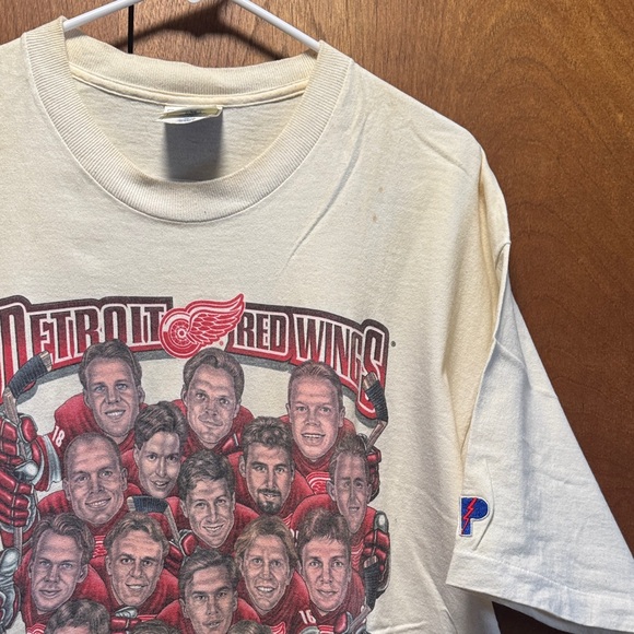 Detroit Red Wings Vintage 1997 Champions Tee - Picture 5 of 8